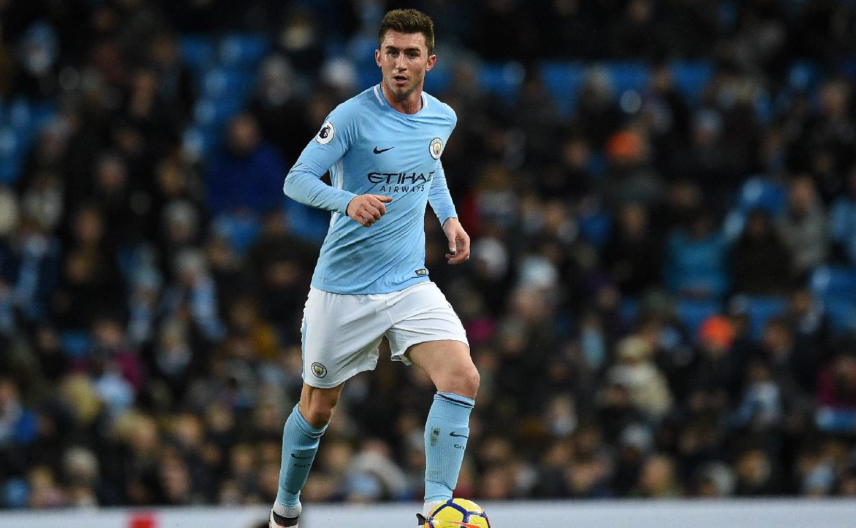 Aymeric Laporte en un partido con el Manchester City.