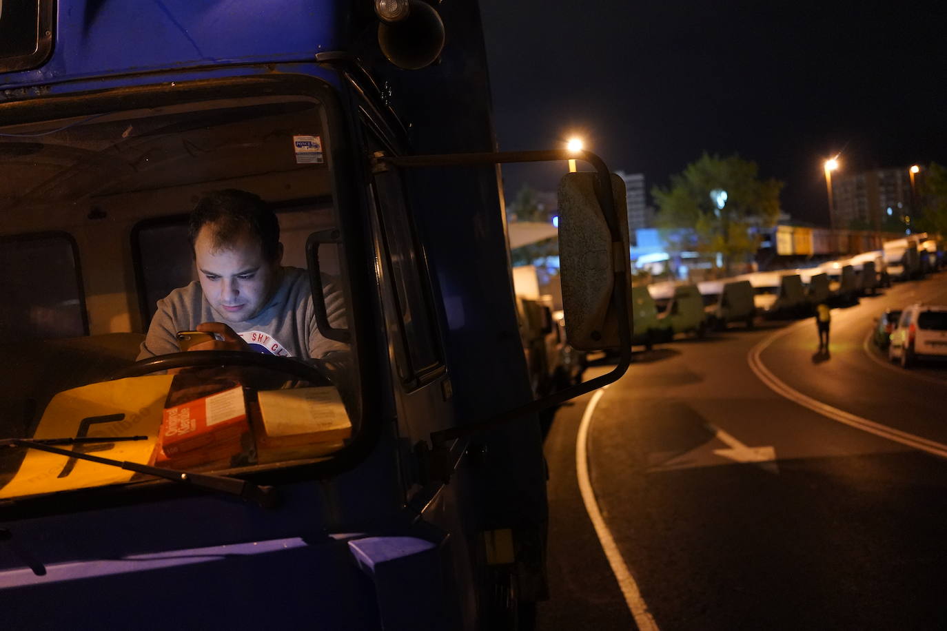 Colas en Mercabilbao a primera hora de la mañana.