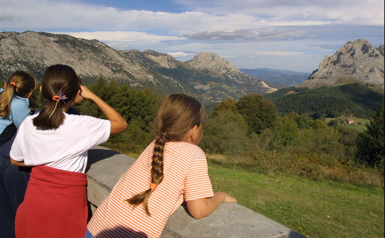 Bizkaiko hiru parketxe naturalek 42.709 bisitari izan zituzten pasa den urtean
