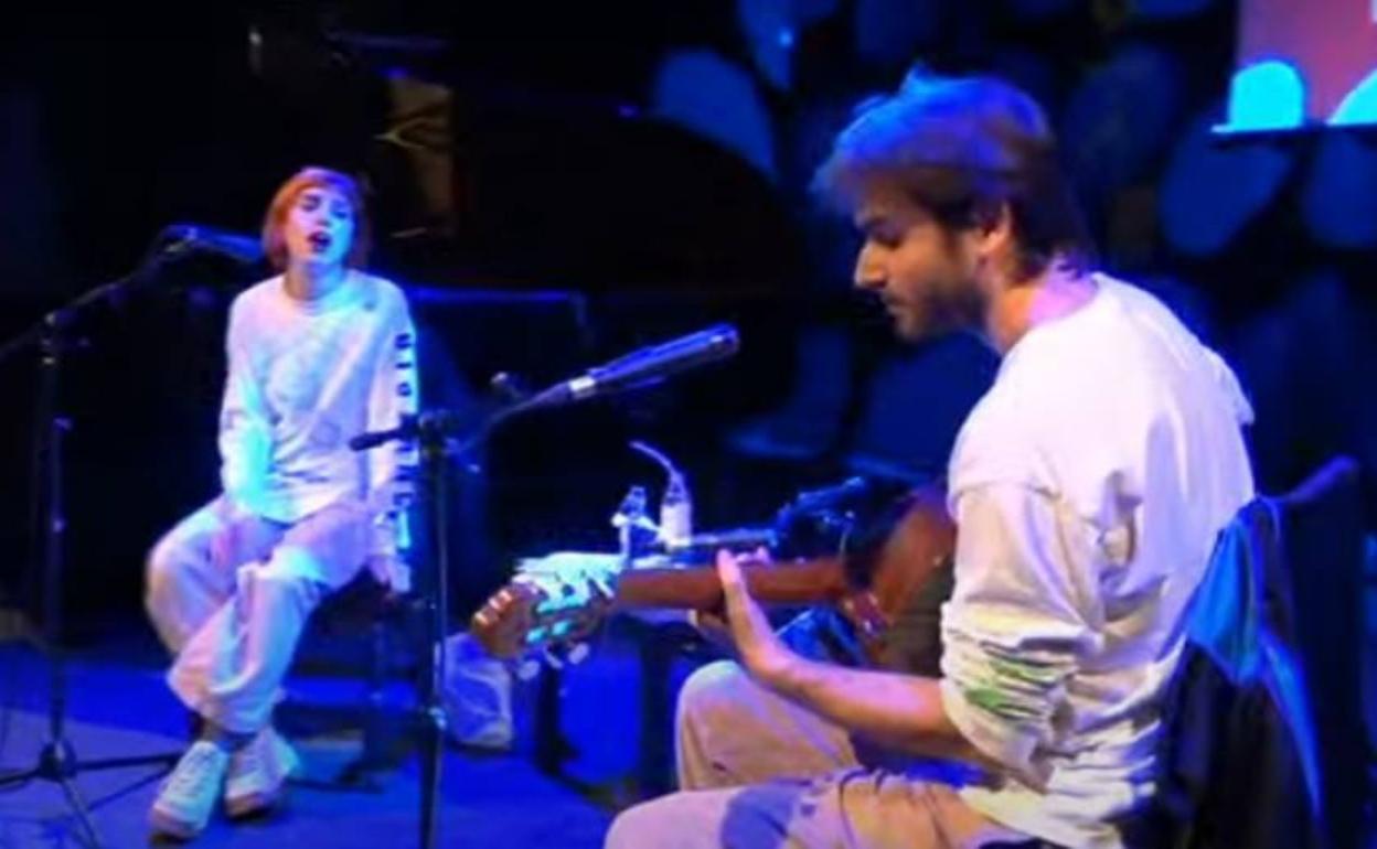 La banda vizcaína Belako actuó en la Sala BBK por streaming.