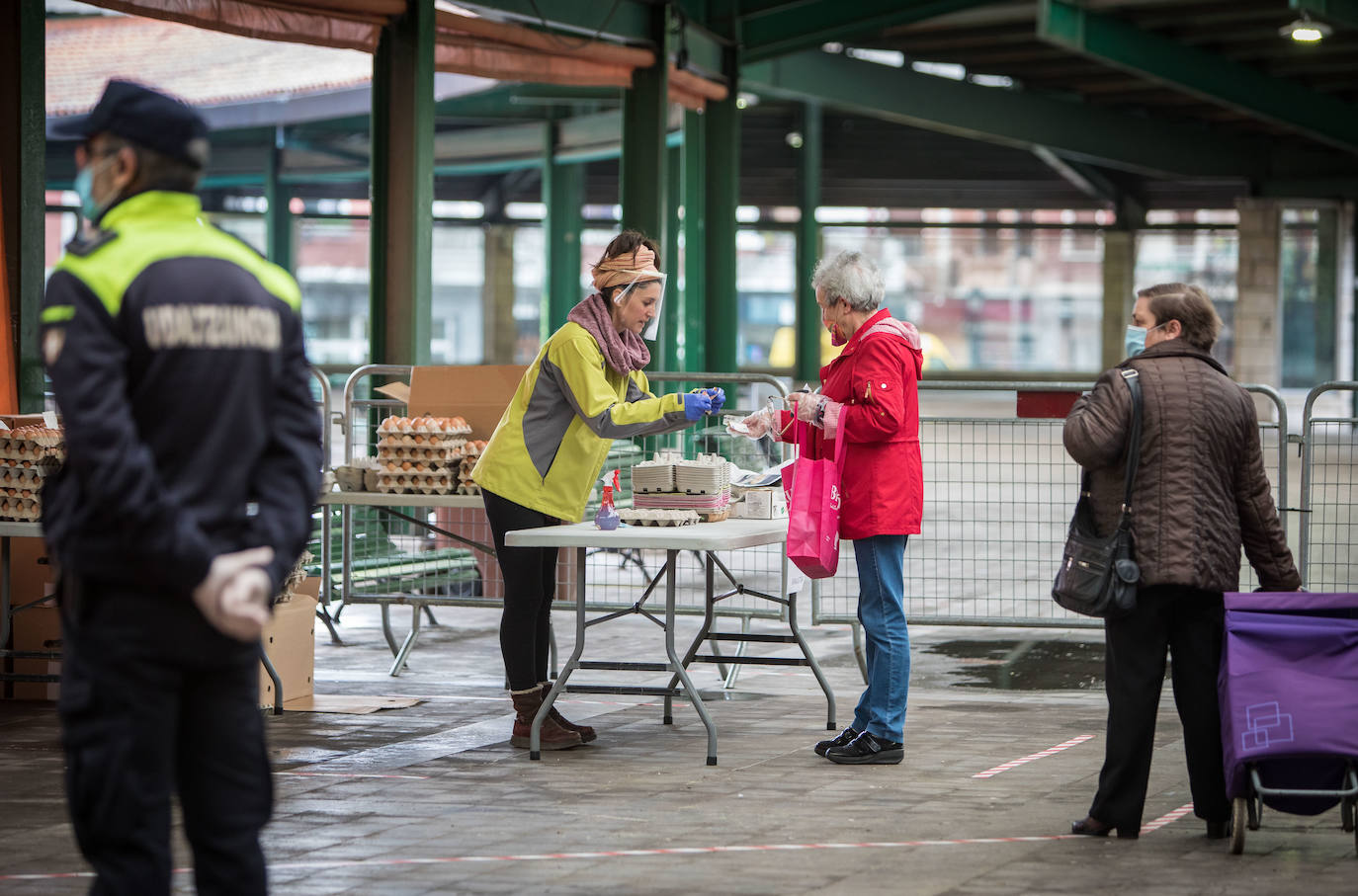 Fotos: Vuelve el mercado de los lunes de Gernika