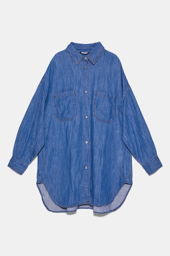 Minivestido vaquero, de Zara (22,95 euros).