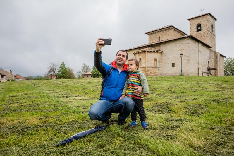 Fotos: Más de 48.000 niños alaveses ya pueden salir a la calle