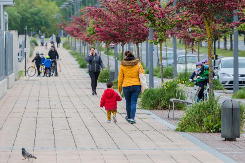 Fotos: Más de 48.000 niños alaveses ya pueden salir a la calle