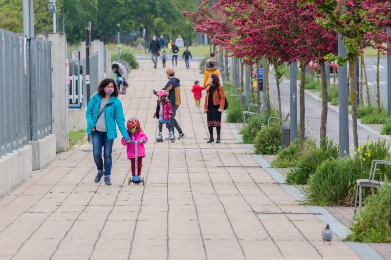 Fotos: Más de 48.000 niños alaveses ya pueden salir a la calle