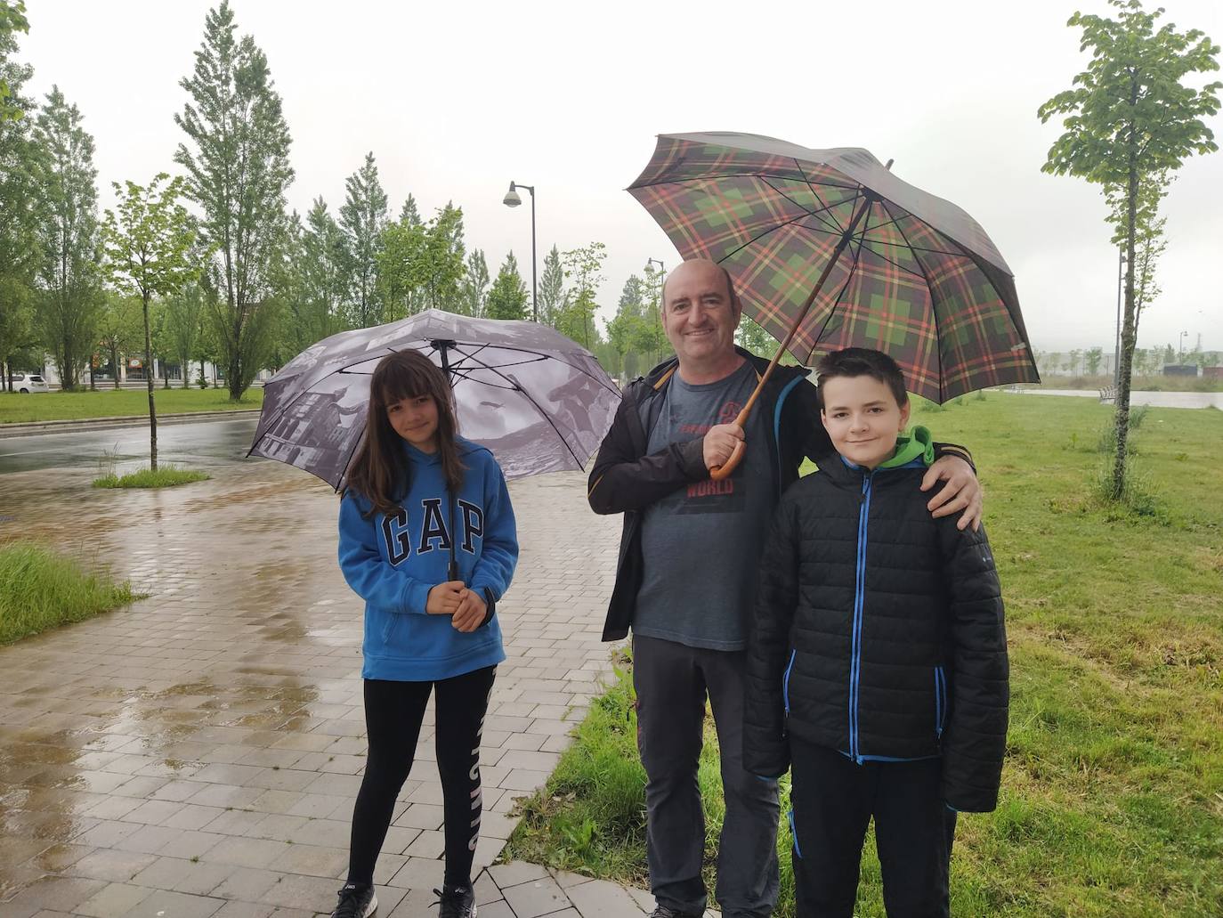 Fotos: Más de 48.000 niños alaveses ya pueden salir a la calle