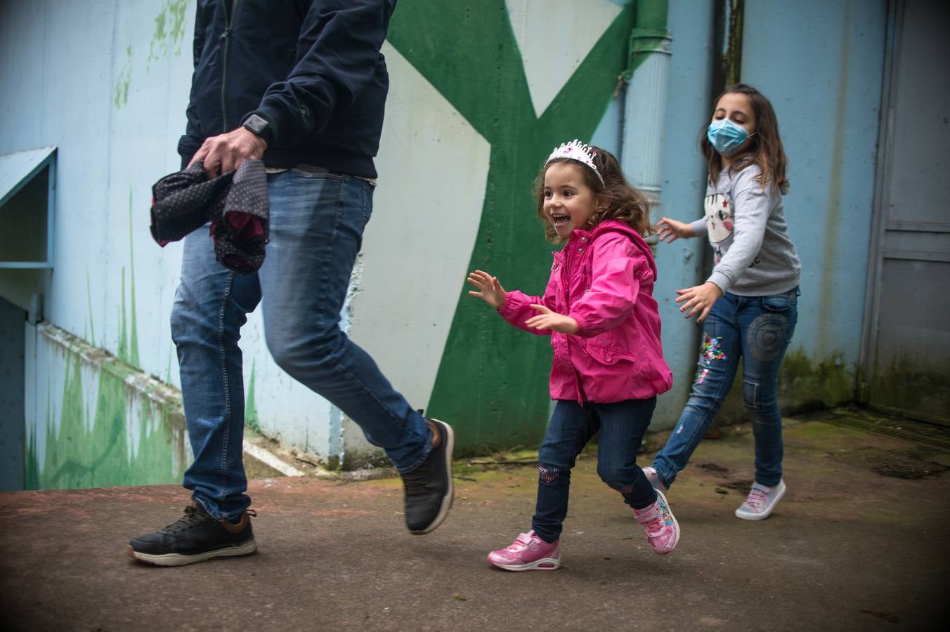 Las Portugalujas más txikis disfrutan de su hora libertad.