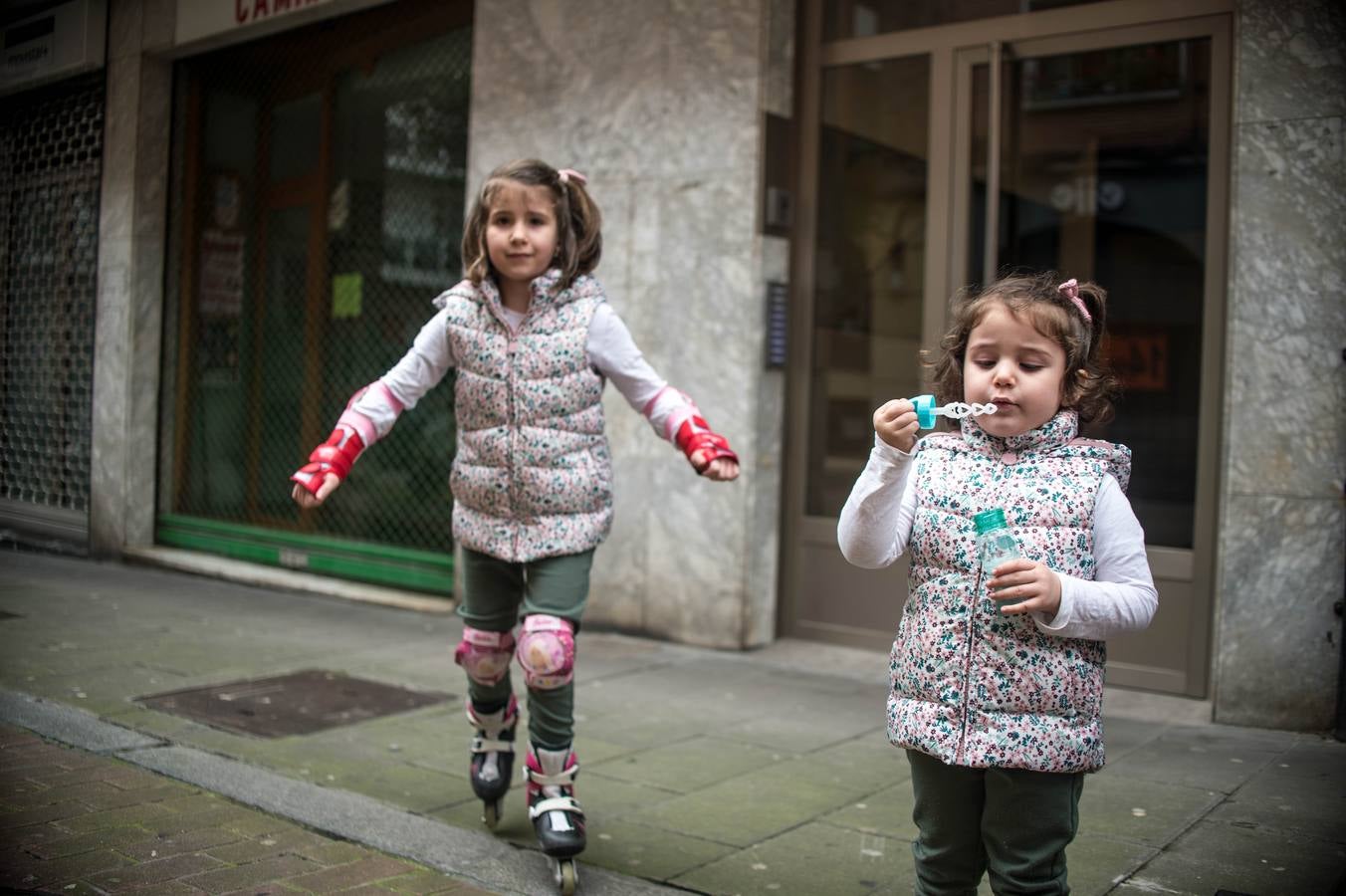 Los Portugalujos más txikis disfrutan de su hora libertad.