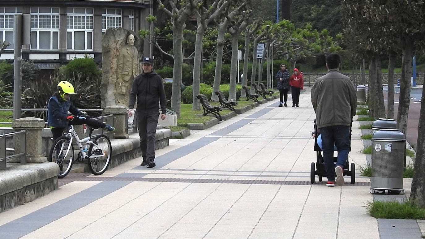 Bicicletas, carritos... Ereaga, en Getxo, tuvo varios visitantes. 