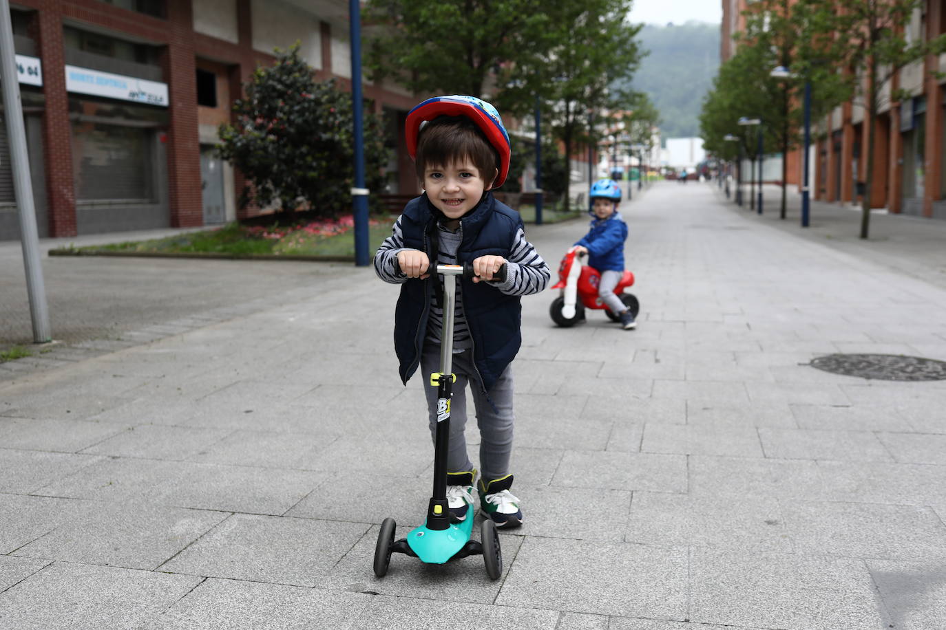 La felicidad en el rostro de este niño de Etxebarri.