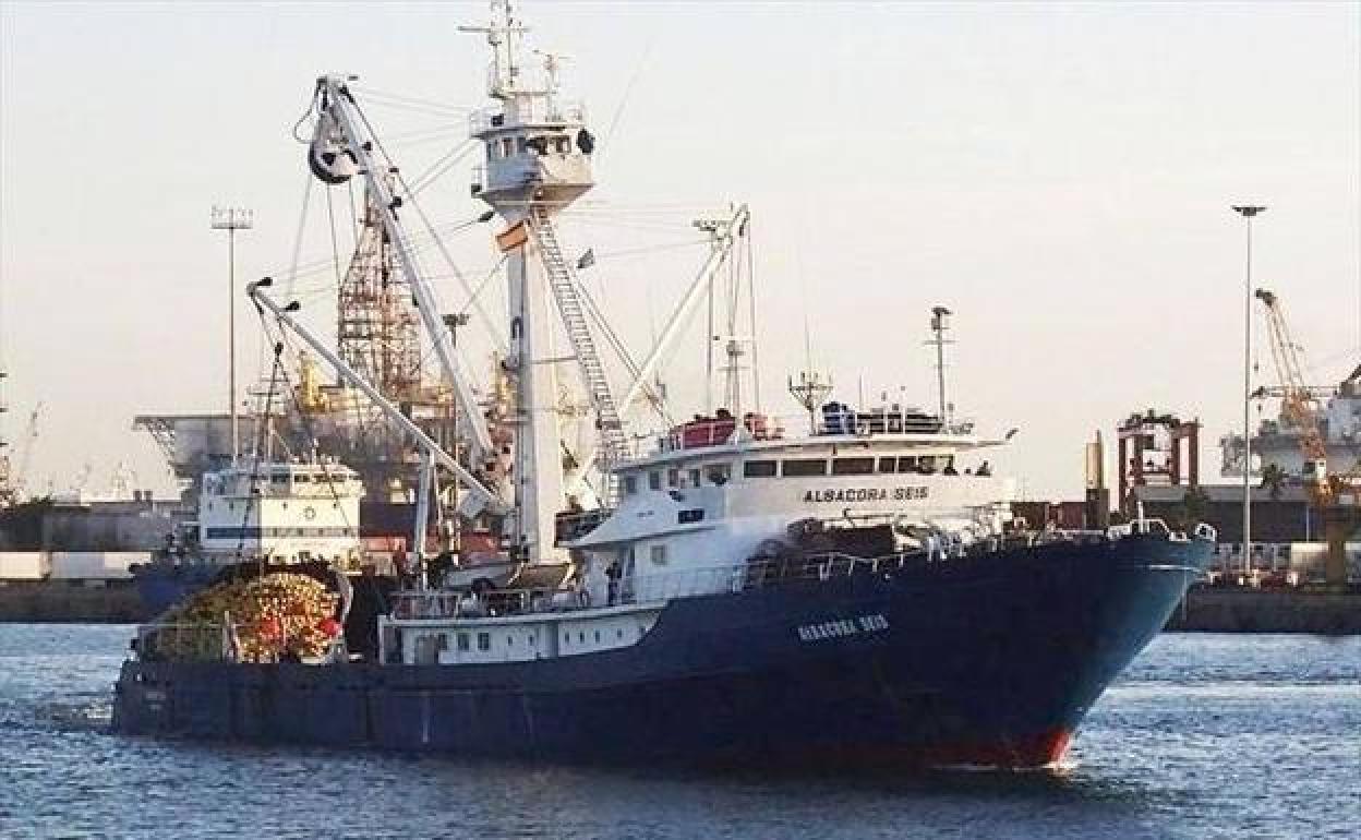 Las restricciones por el Covid-19 atrapan a miles de marineros en el mar