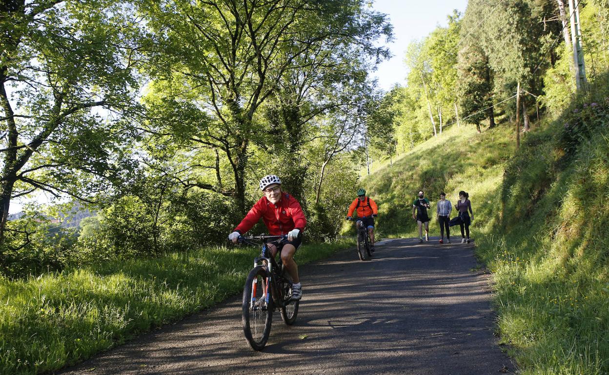La Policía de Bilbao rectifica y permite ahora subir al monte