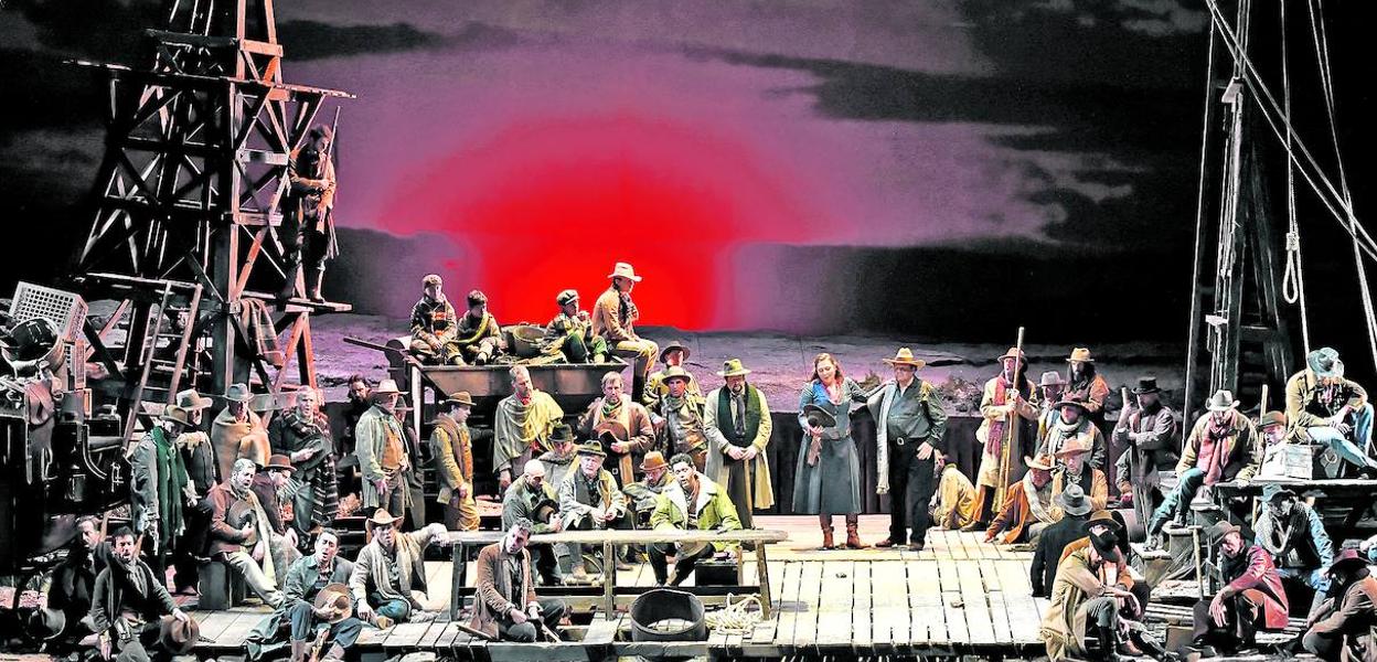 Una escena de 'La fanciulla del West', de Puccini, última ópera ofrecida en la temporada de la ABAO en el Euskalduna, en febrero.