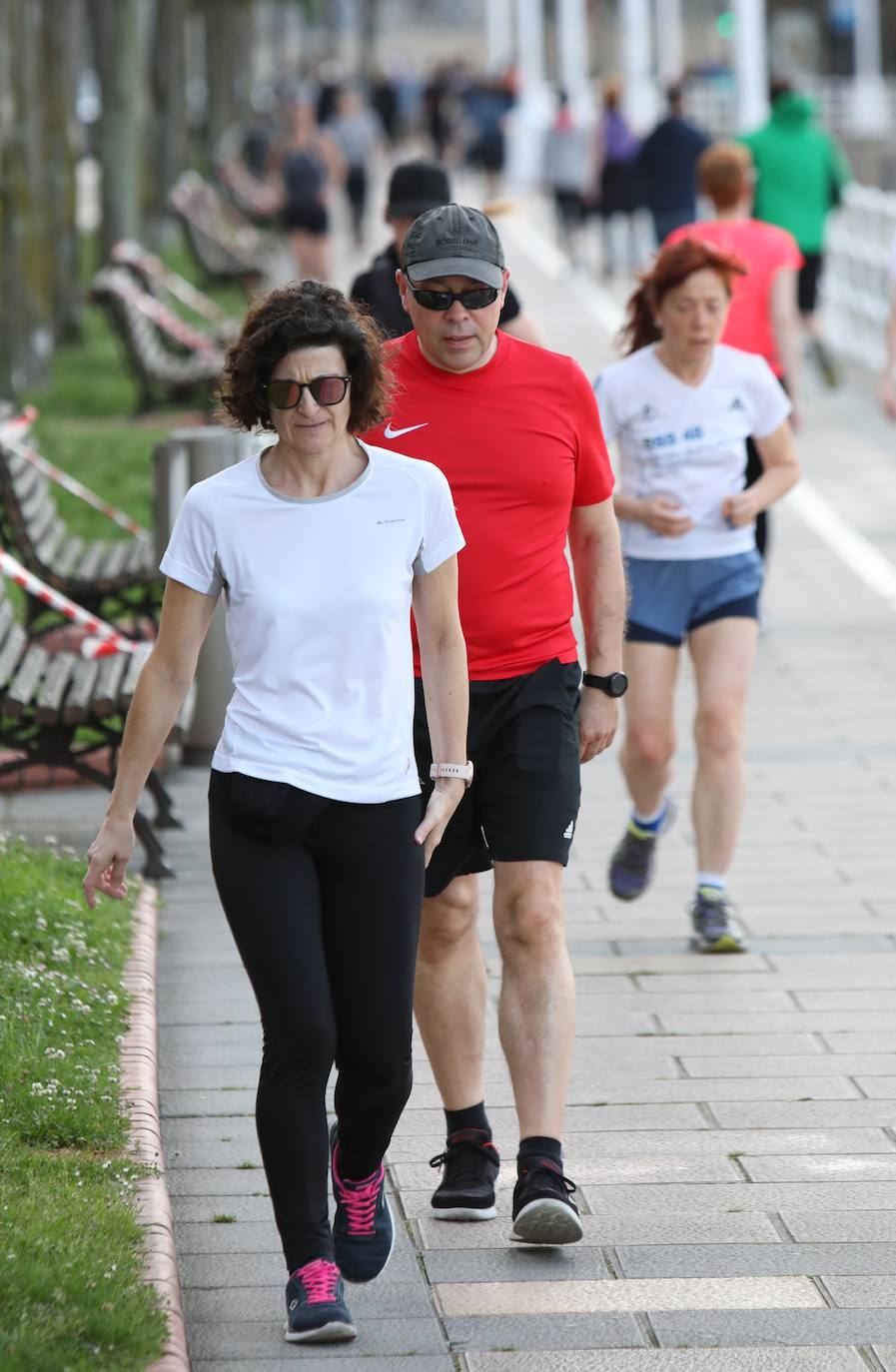 Caminantes en Bilbao.