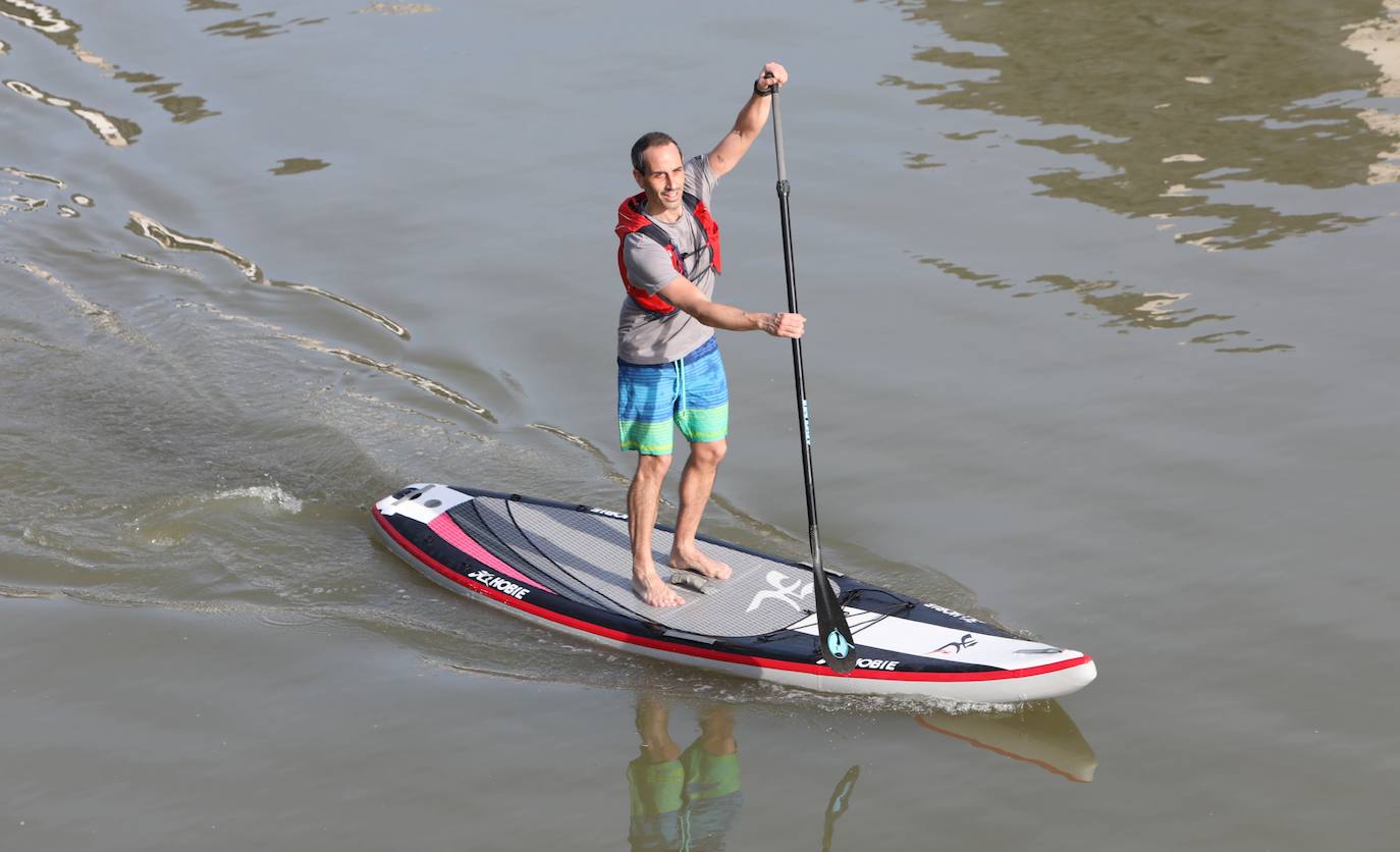 Kayak surf, en la Ría.