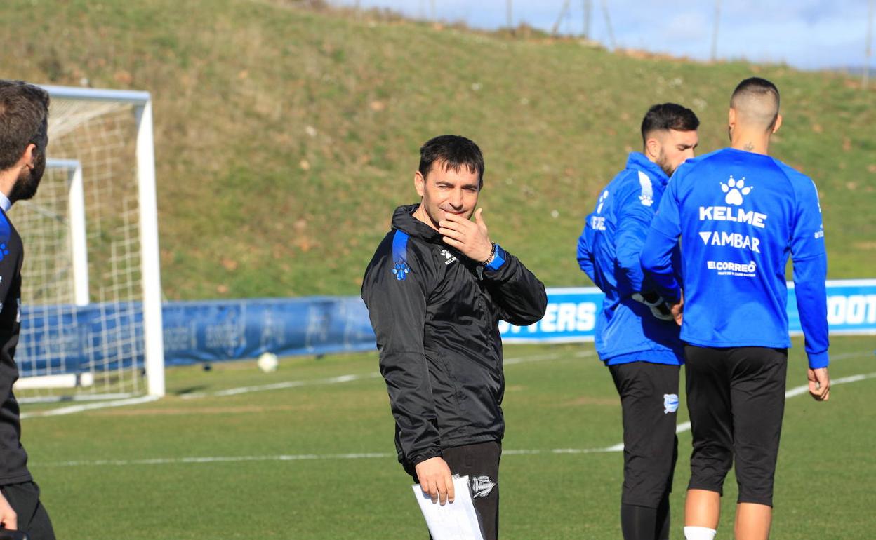 Garitano, en un entrenamiento en Ibaia. 