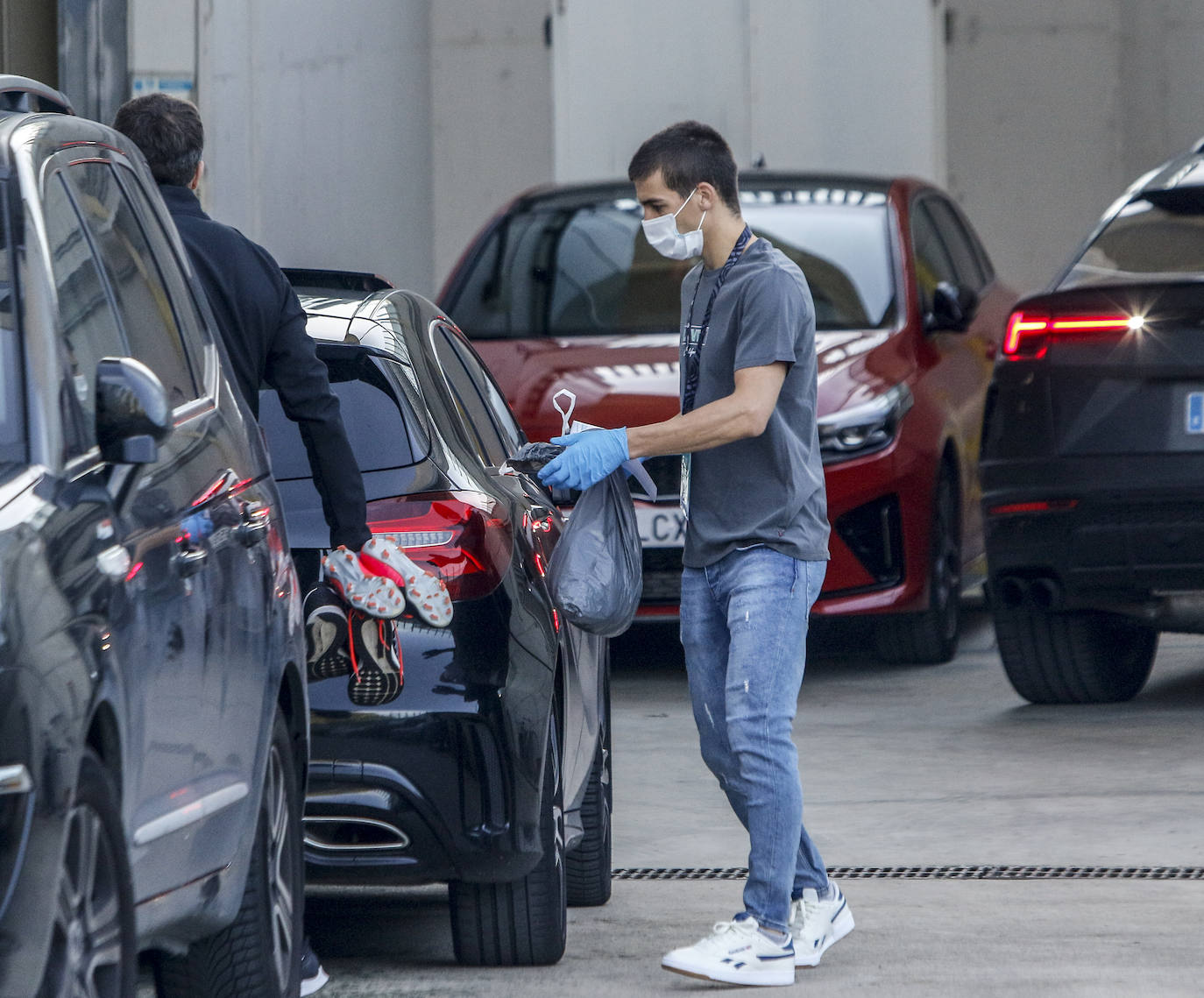 Fotos: El Alavés pasa los test del coronavirus