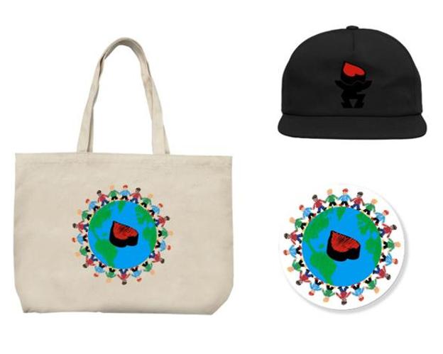 1. Bolsa de tote (30 dólares) / 2. Gorra (3 dólares) / 3. Pegatina (5 dólares).