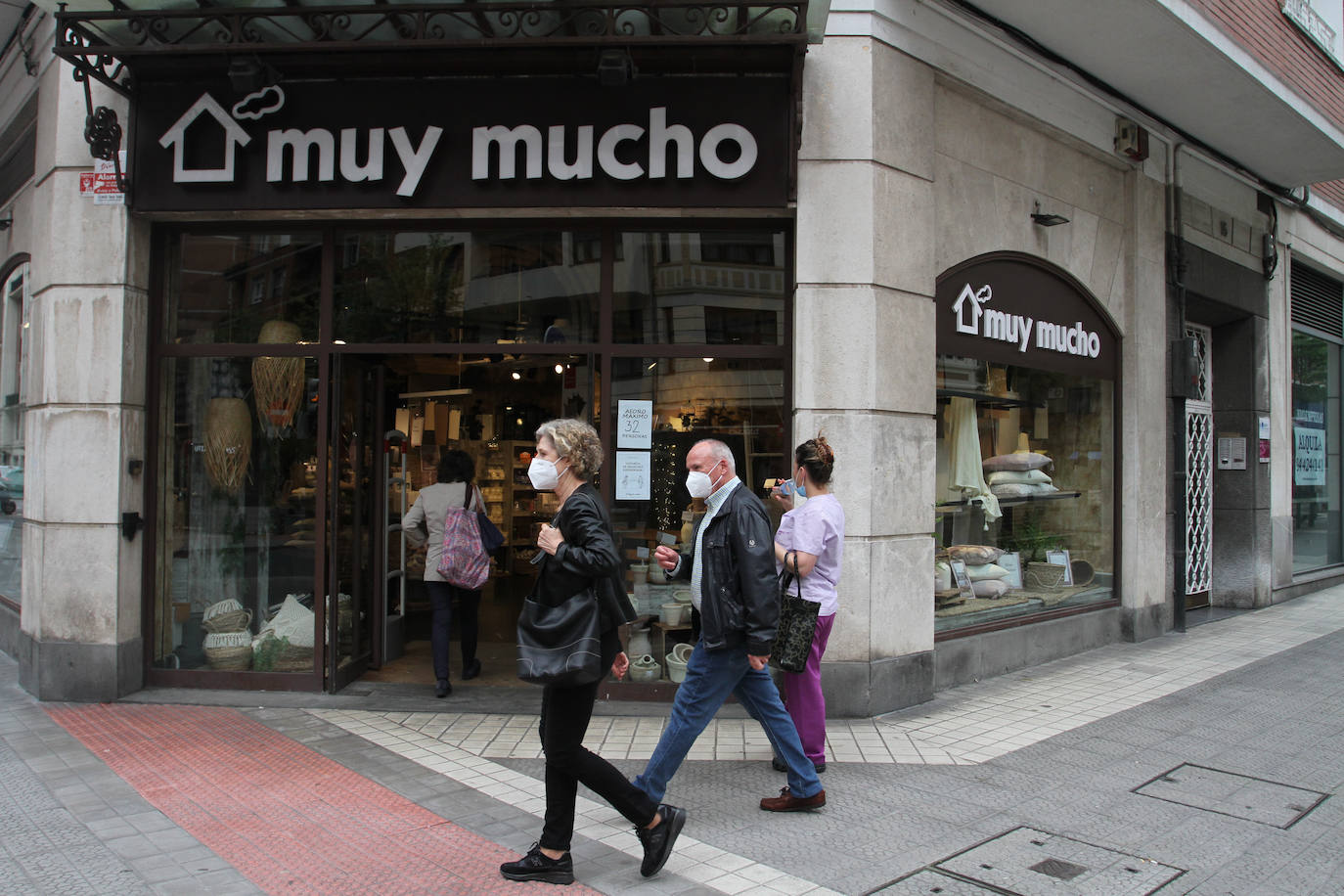 Los comercios recibieron clientes sin cita previa en Bilbao