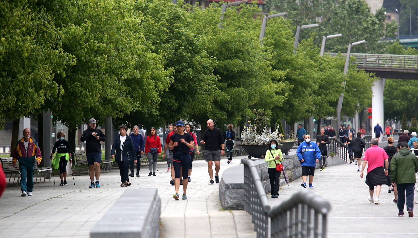 Personas que hacen ejerciciio en Bilbao.