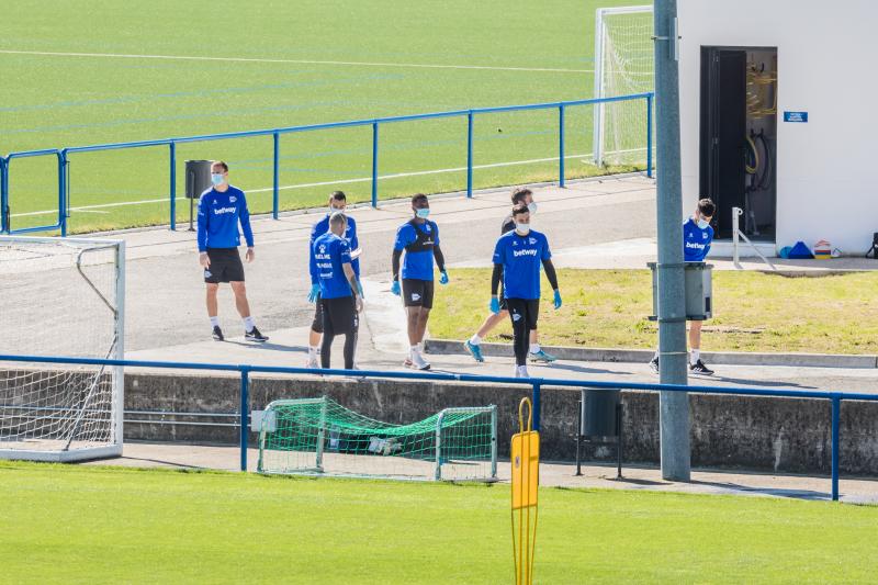 Fotos: El Alavés ya entrena en grupos