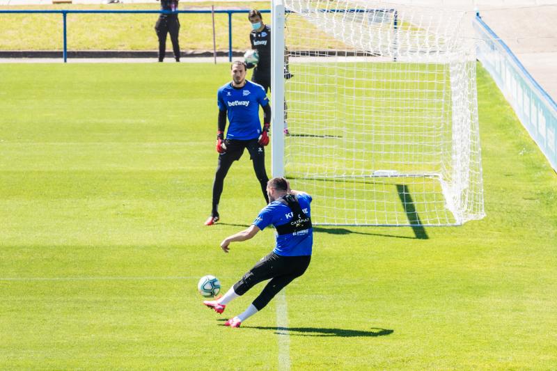 Fotos: El Alavés ya entrena en grupos