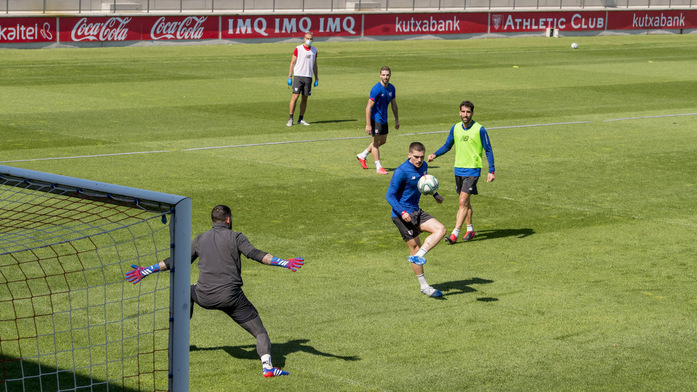 Fotos: El Athletic inicia la fase de entrenamientos de grupos