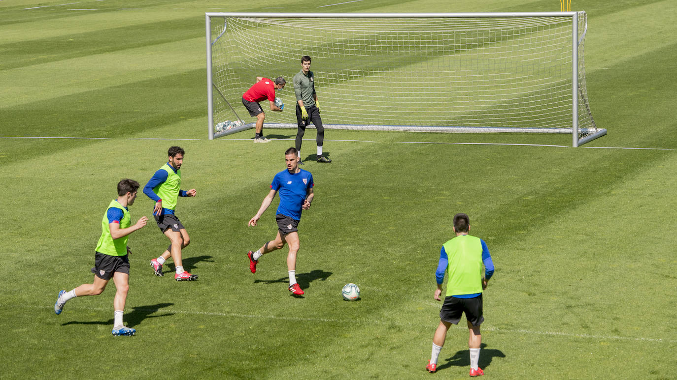 Fotos: El Athletic inicia la fase de entrenamientos de grupos