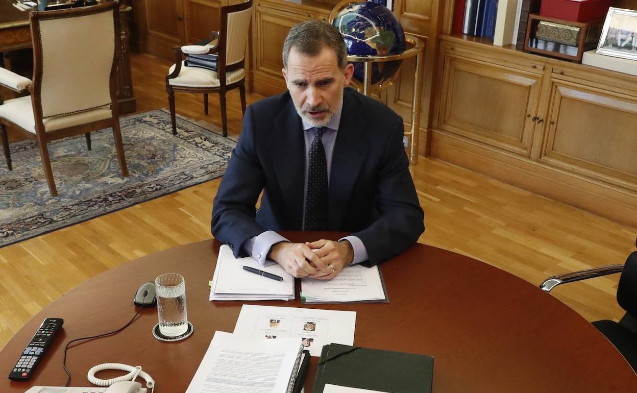 El rey Felipe VI, en una reunión. 