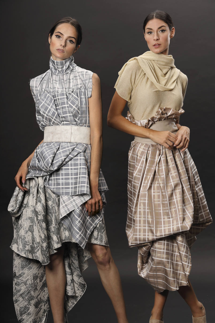 Fotos: Esto es lo que pasa cuando se sustituyen los maniquíes por la puesta en escena improvisada de tres diseñadores vizcaínos