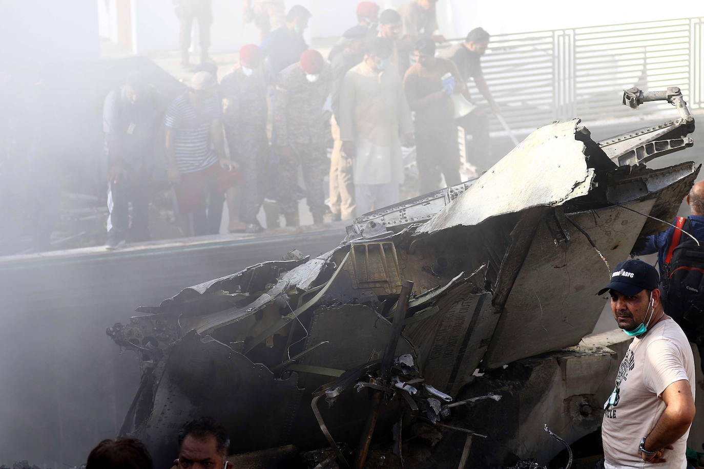 Fotos: El accidente de un avión en Pakistán, en imágenes