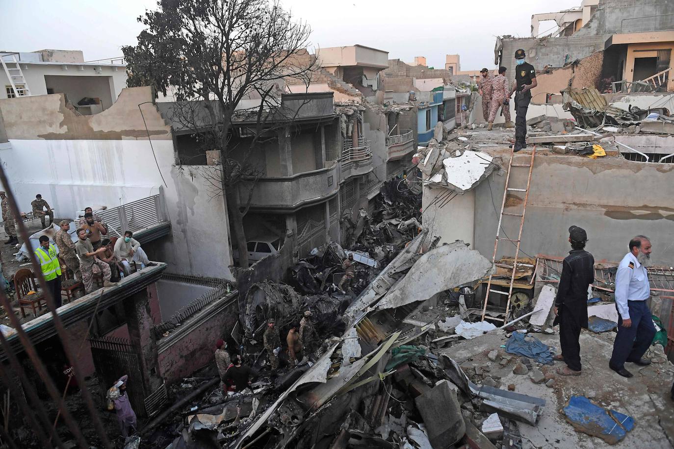 Fotos: El accidente de un avión en Pakistán, en imágenes