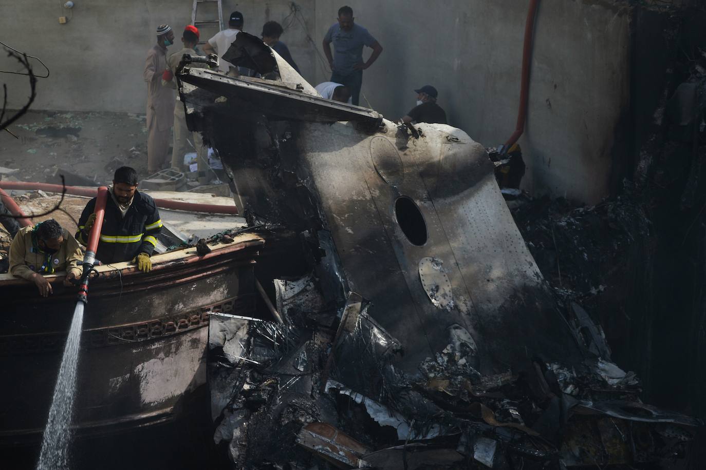 Fotos: El accidente de un avión en Pakistán, en imágenes