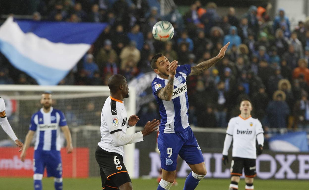 El Alavés jugó su último partido en Mendizorroza el 6 de marzo, ante el Valencia. 