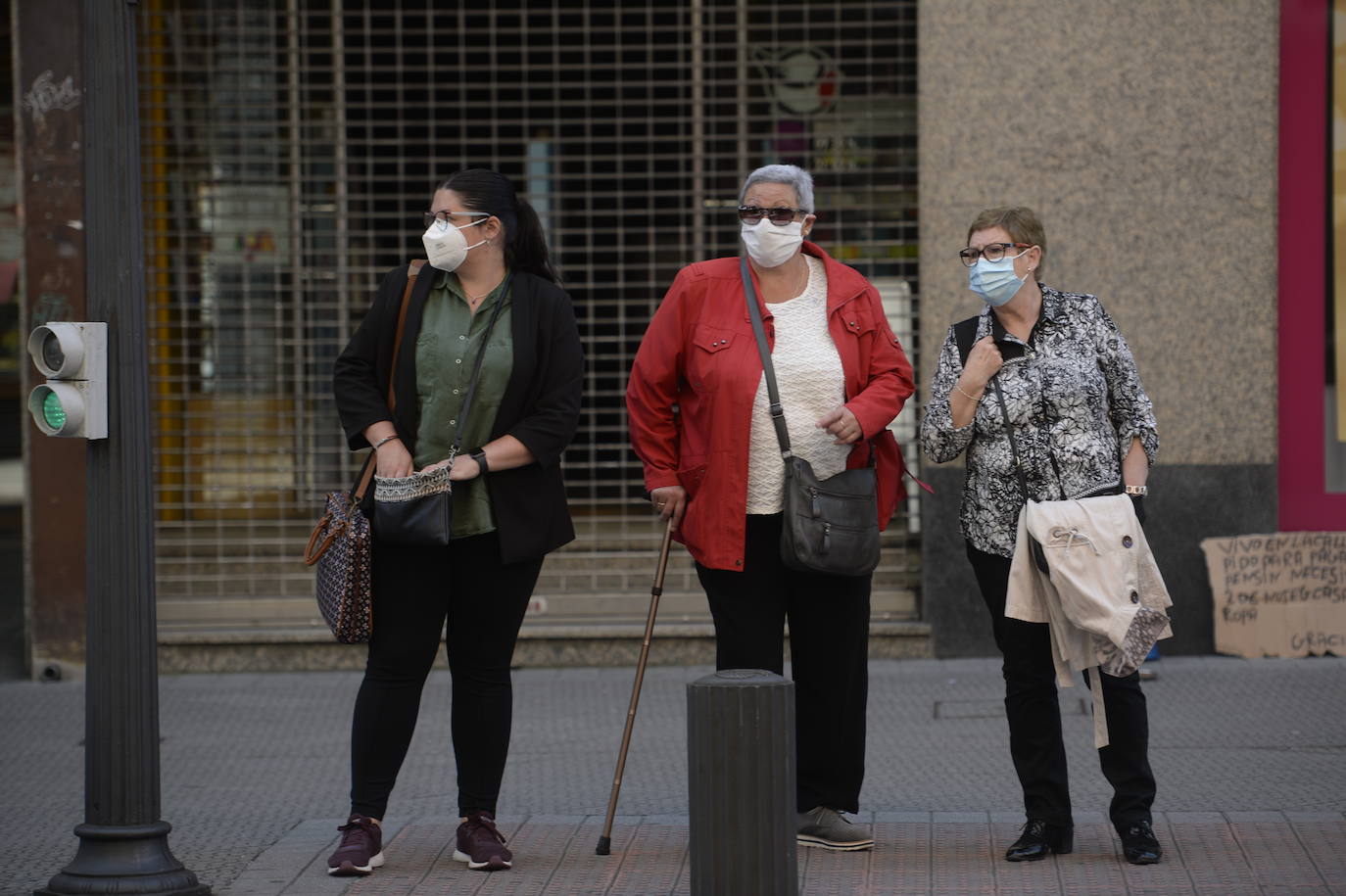 Ambiente en Bilbao el día que abren los centros comerciales. / Yvonne Iturgaiz.