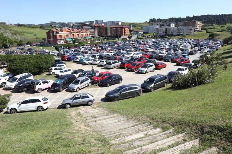 El parking a reventar en Sopelana