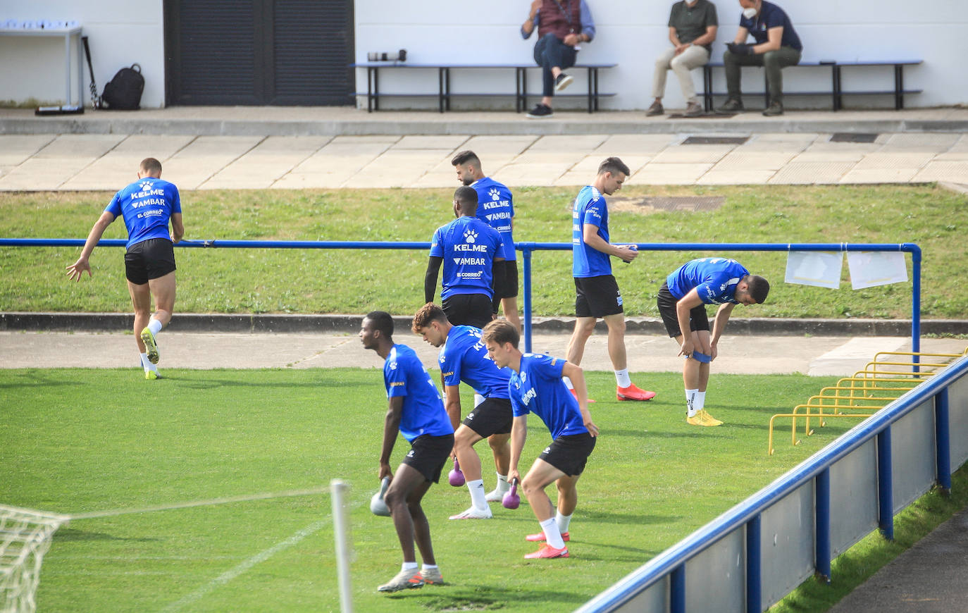 Fotos: El Alavés ya entrena con toda la plantilla junta