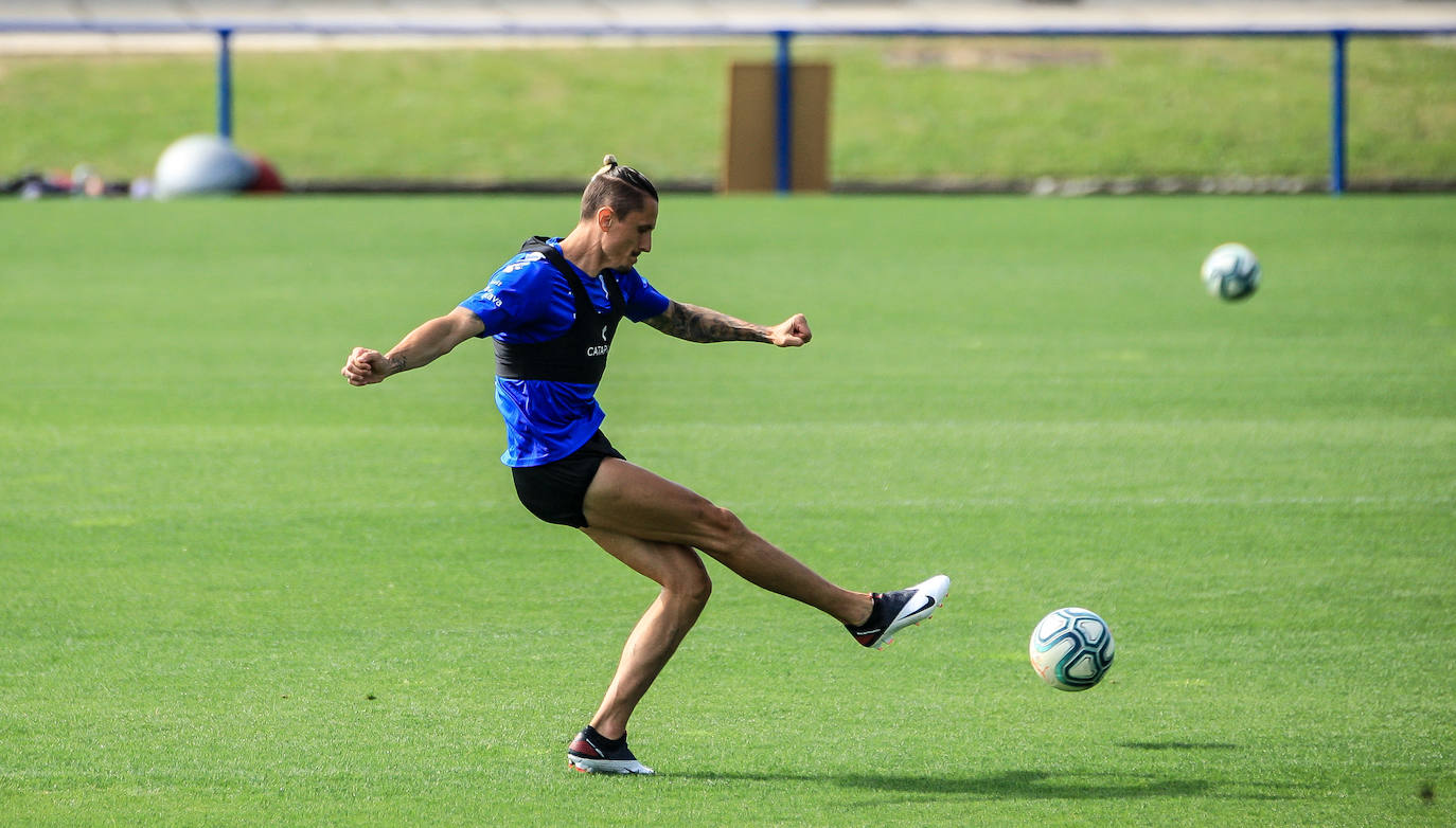 Fotos: El Alavés ya entrena con toda la plantilla junta