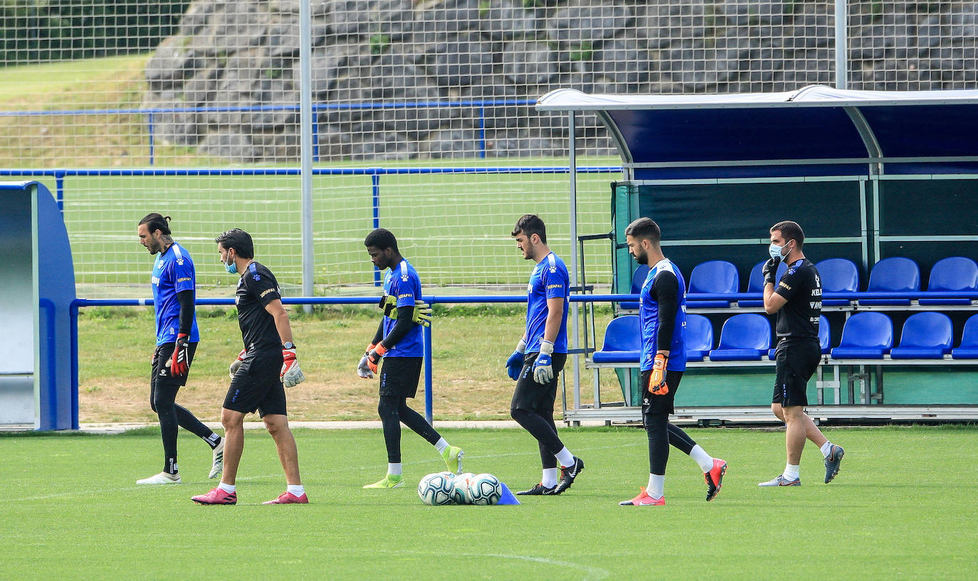 Fotos: El Alavés ya entrena con toda la plantilla junta