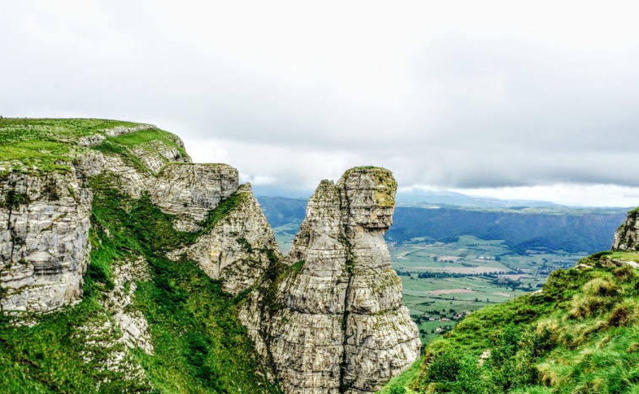 El Pico del Fraile es uno de los elementos de interés patrimonial recogidos en el mapa. 