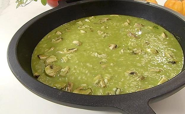 Receta de risotto de champis con pesto de rúcula