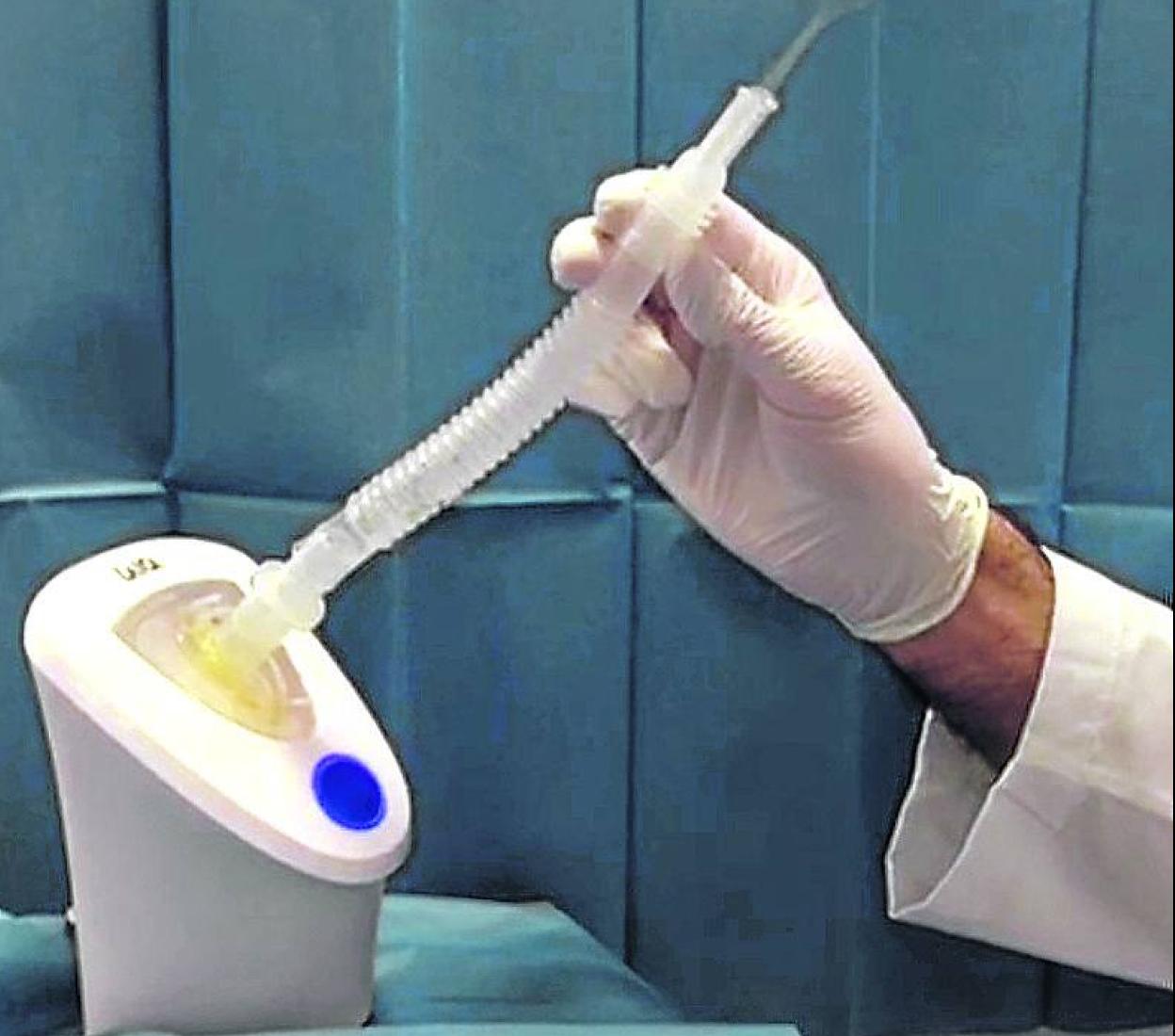 Nebulizador como el que se usaría en la terapia. 