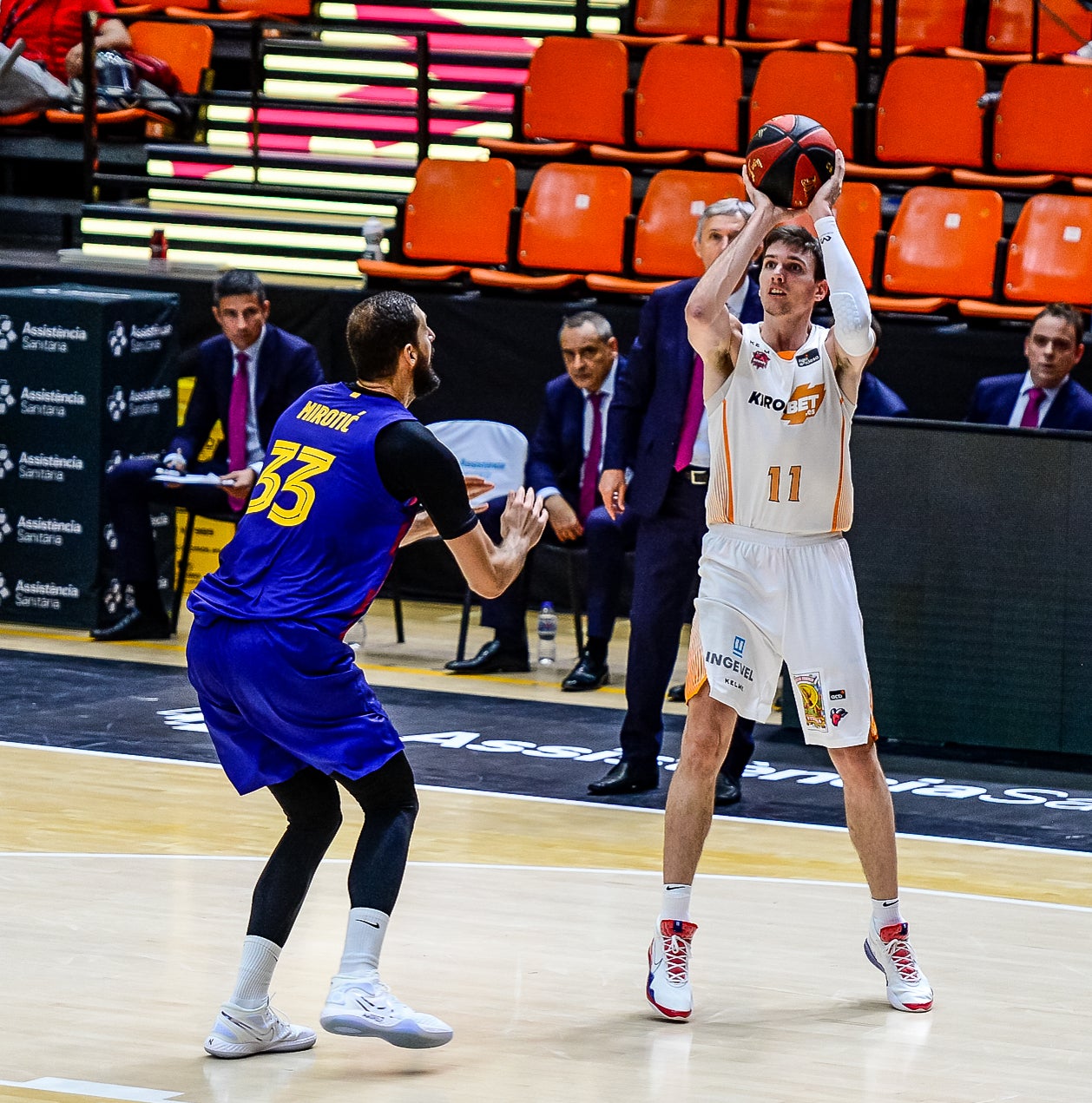 Fotos: Las mejores imágenes del Barcelona-Baskonia