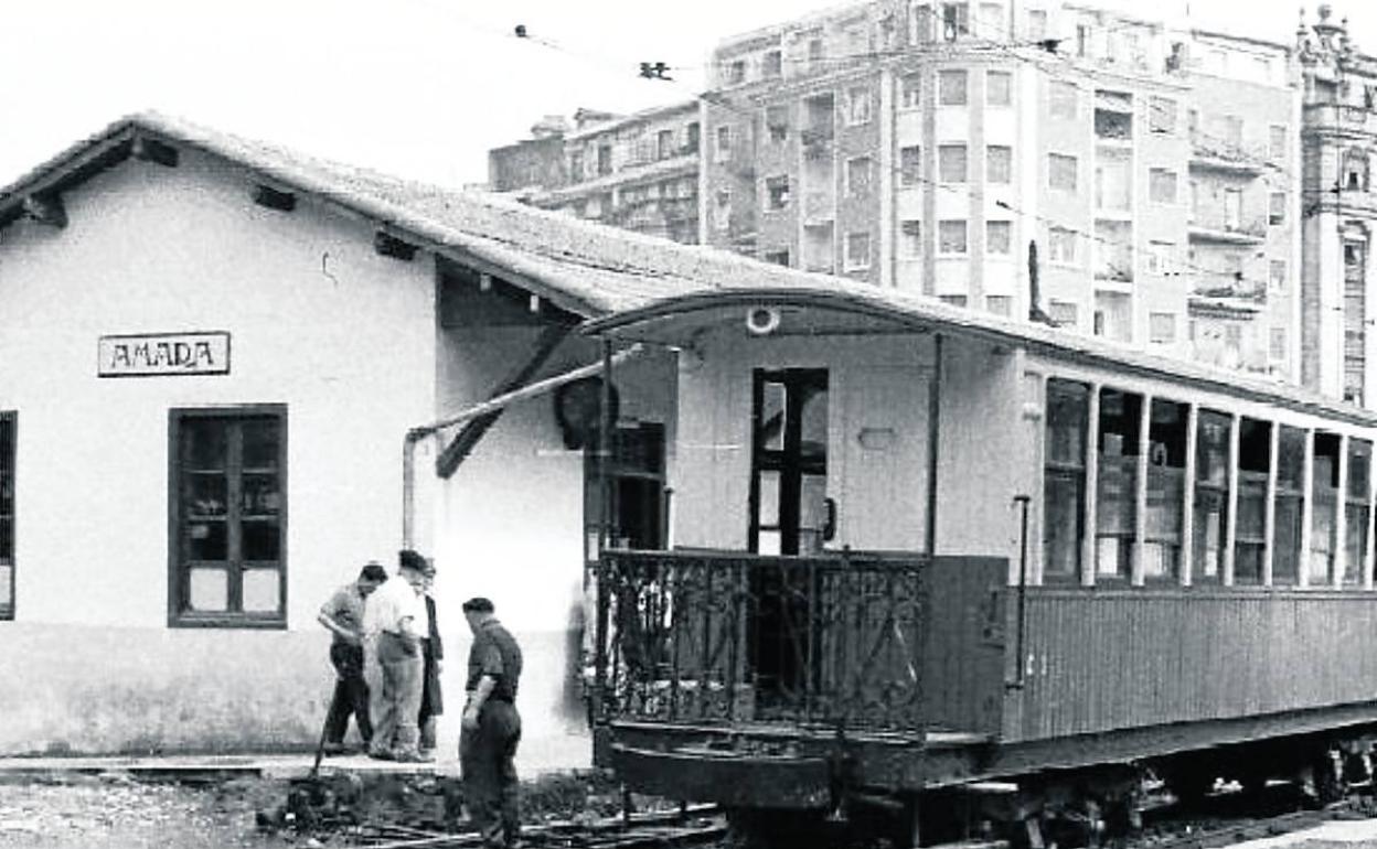 La estación donostiarra de Amara en los años sesenta, cuando ocurrió el atentado.
