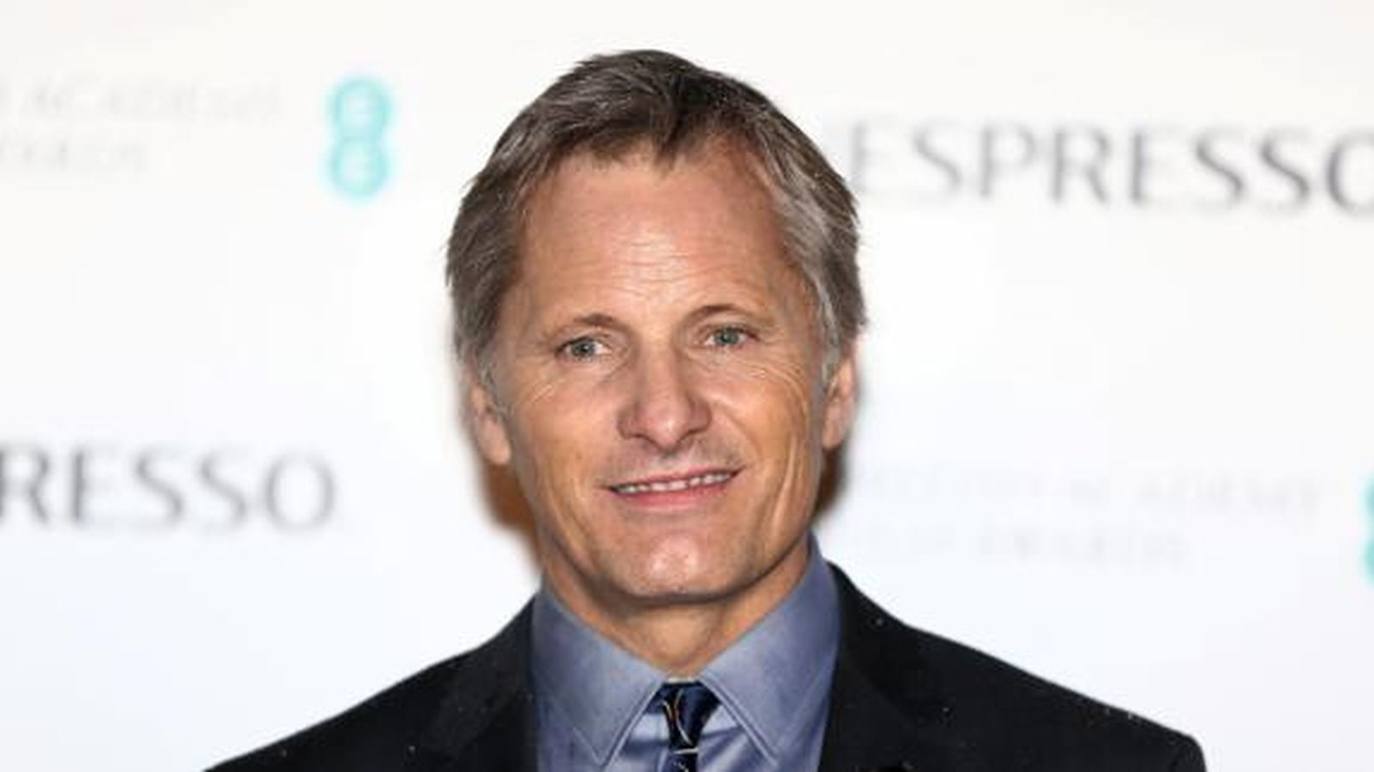 El actor y cineasta Viggo Mortensen recibirá un Premio Donostia en reconocimiento a su carrera, en septiembre, en la 68 edición del Festival de San Sebastián. Mortensen presentará además la película 'Falling', su debut como director. El actor y director ha visitado varias veces el festival donostiarra. 