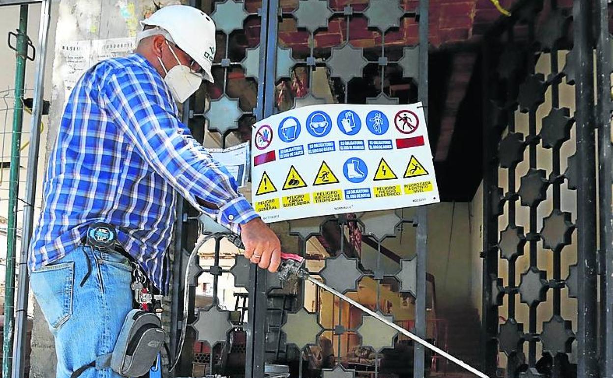 Un trabajador en activo del sector de la construcción.