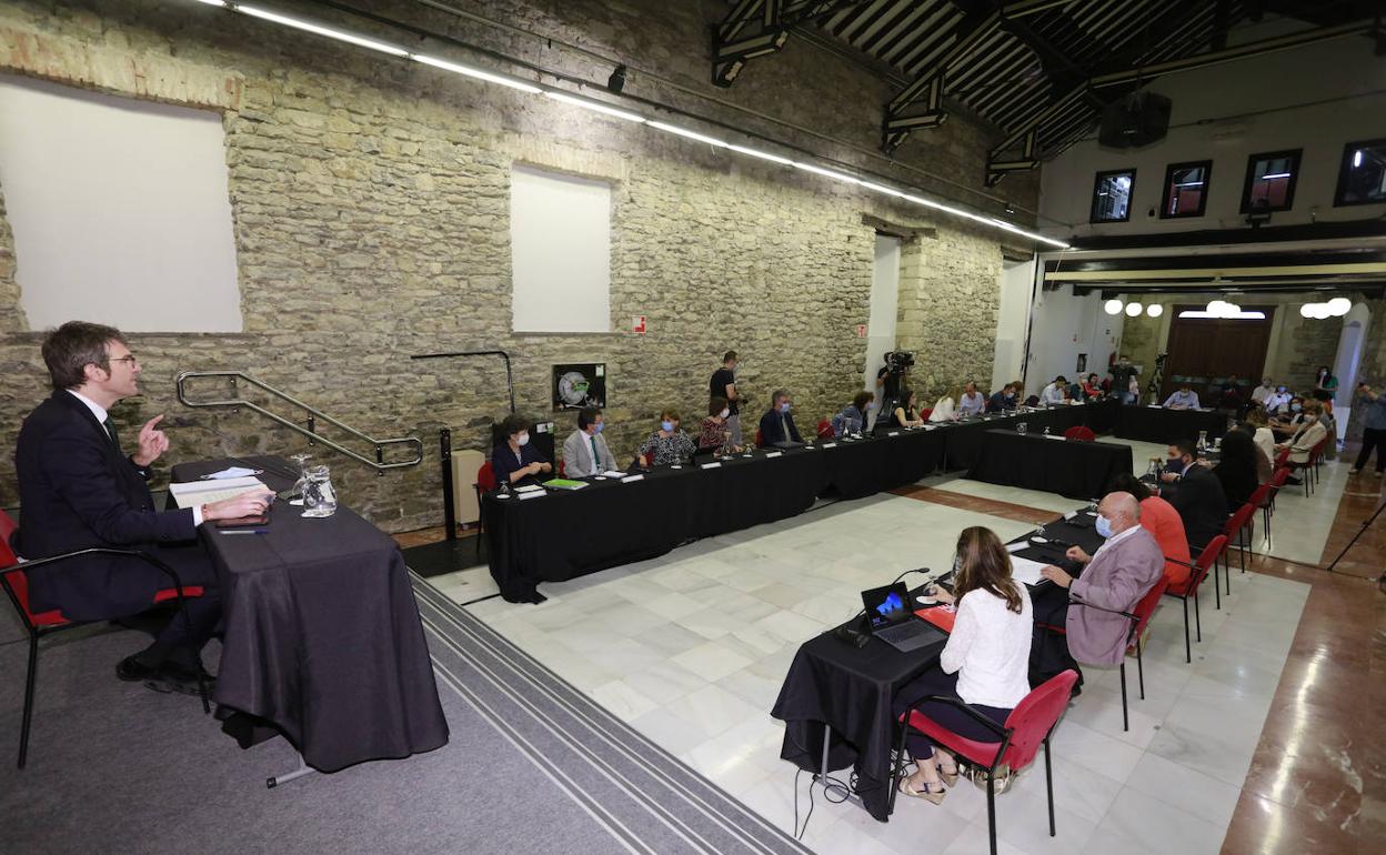 Villa Suso ha acogido el debate de política municipal.