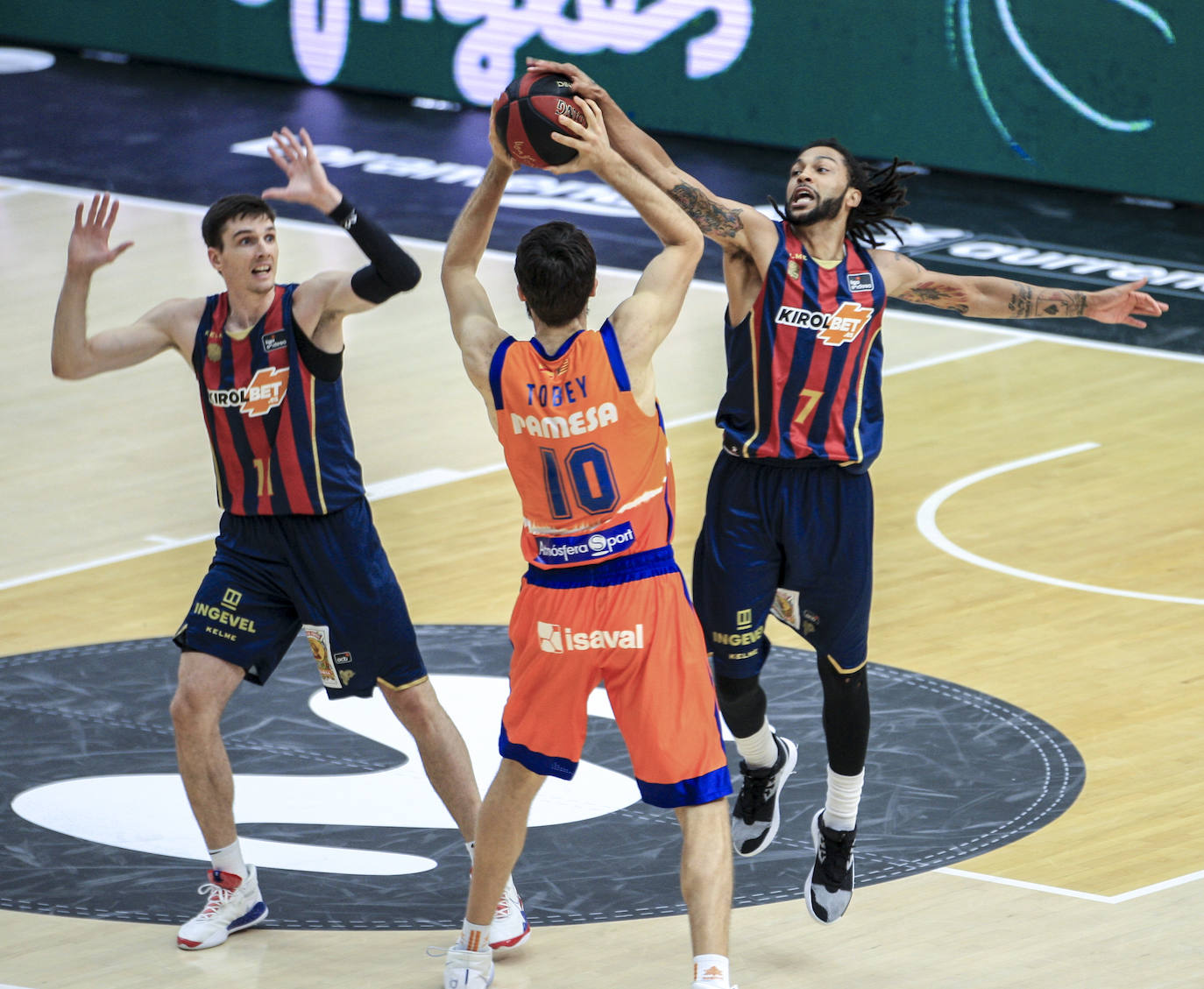 Fotos: Las mejors imágenes del Valencia Basket - Kirolbet Baskonia