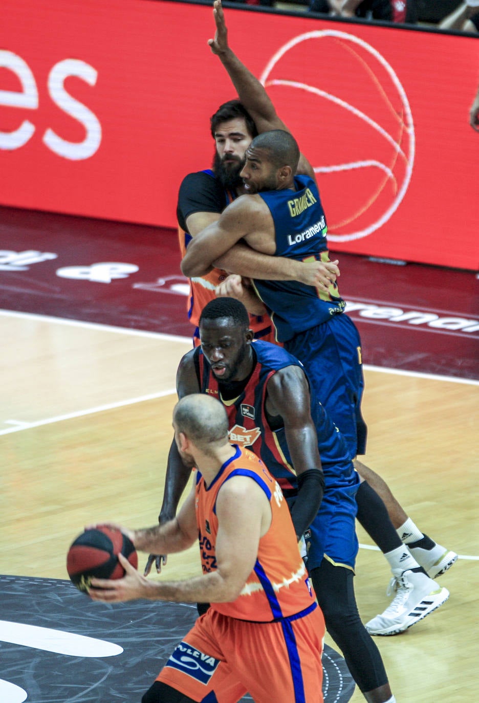 Fotos: Las mejors imágenes del Valencia Basket - Kirolbet Baskonia