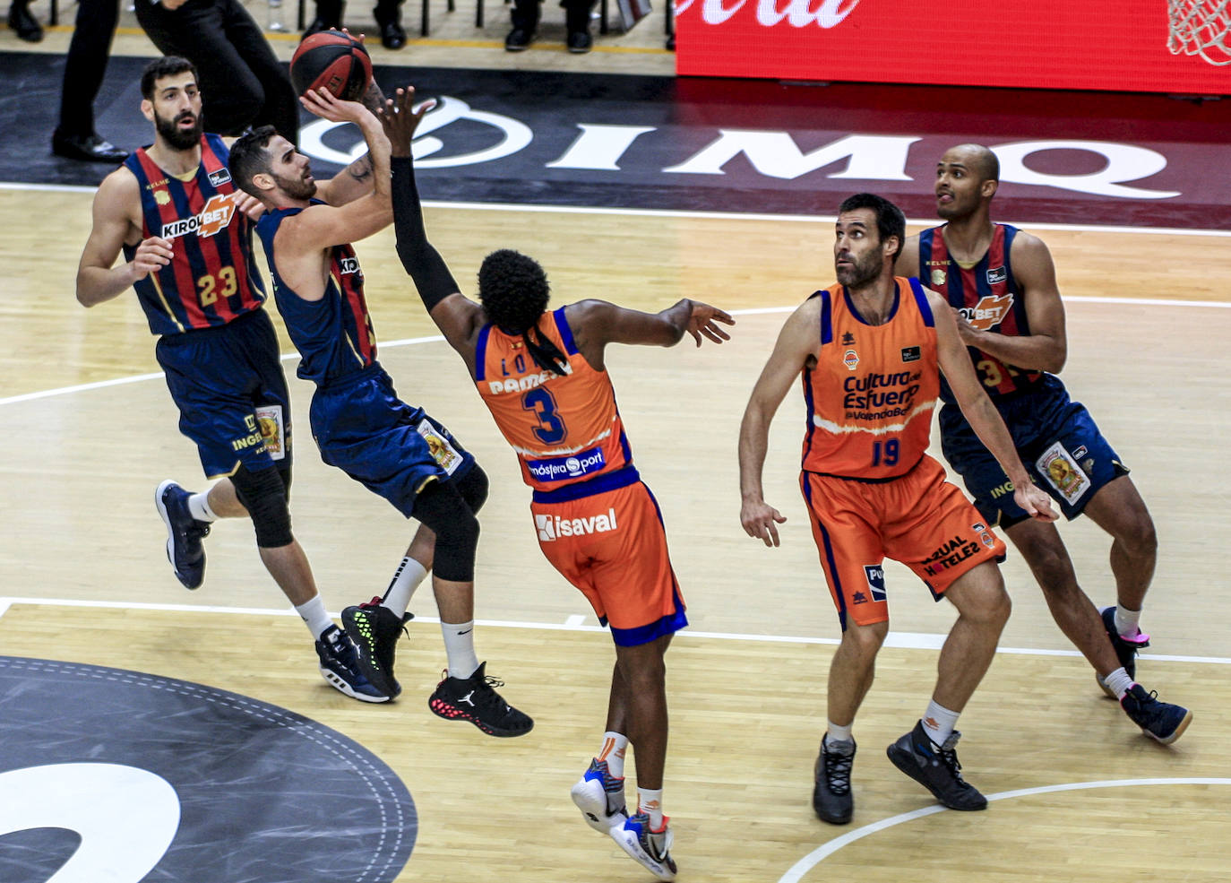 Fotos: Las mejors imágenes del Valencia Basket - Kirolbet Baskonia